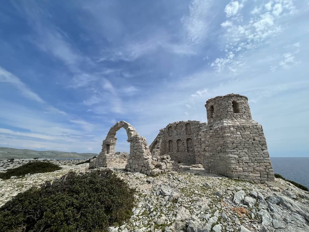 Wyspy Kornati - ruiny zamku